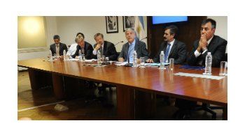 ámbito.com | El ministro De Vido junto a representantes del sector minero.