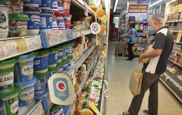 la confianza del consumidor subio 5% en agosto y paso a positivo en el acumulado anual