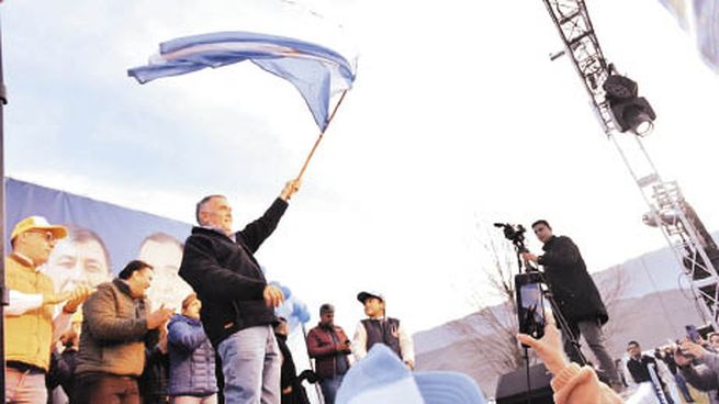 tiempos. Osvaldo Jaldo intensificó este fin de semanala campaña de cara a las elecciones del próximo domingo en las que buscará convertirse en el nuevo gobernador de la provincia de Tucumán.