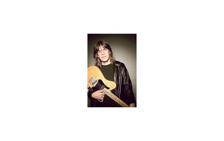 Mike Stern: «Soy más jazzero que rockero, pero no me gusta hacer divisiones en la música. Cuando hago jazz, no puedo evitar rockear con la guitarra».
