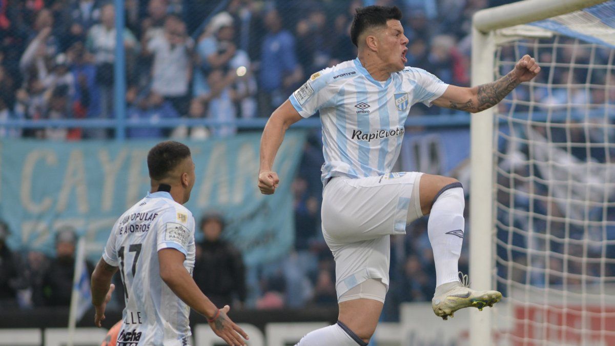 Atlético Tucumán beat Independiente in a very controversial match