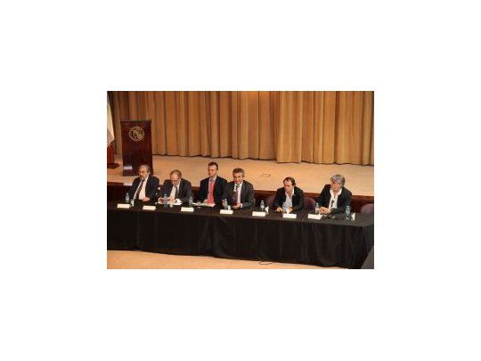 El presidente del BCRA, Alejandro Vanoli, se reunió con asociaciones Pymes y bancos públicos.