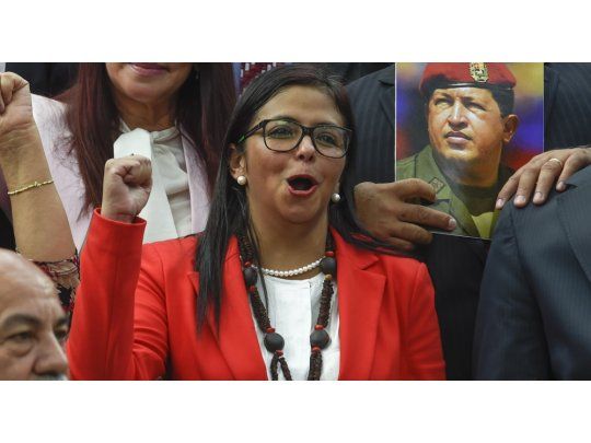 Durante la presidencia de Hugo Chávez Delcy Rodríguez ocupó varios cargos de confianza, pero su protagonismo se dio con la llegada de Maduro al poder quien llegó a designarla como canciller. En su discurso de asunción disparó contra los fascistas que se oponen al presidente de Venezuela.