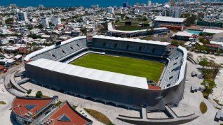 Tras una millonaria inversión para su remodelación, el mítico estadio Luis Pirata Fuente está listo para reabrir sus puertas al fútbol profesional.