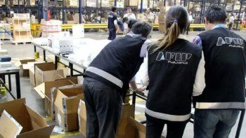 la aduana evito el ingreso al pais de mercaderia cancerigena proveniente de china