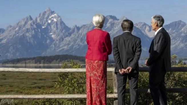 Christine Lagarde, presidenta del Banco Central Europeo (BCE); Kazuo Ueda, gobernador del Banco de Japón (BOJ), y Jerome Powell, presidente de la Reserva Federal de Estados Unidos, en el simposio económico de Jackson Hole de 2023.