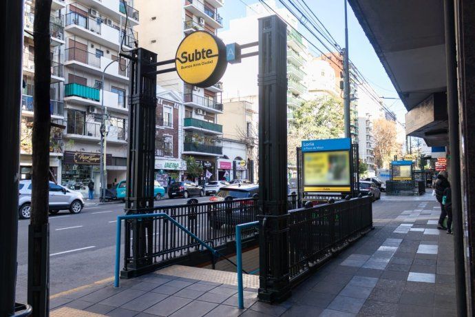 La estación Loria volvió a abrir sus puertas tras las obras realizadas en el marco del Plan de Renovación Integral del Subte.  