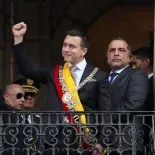 Daniel Noboa reacciona ante su primera gran derrota electoral. Daniel Noboa reacciona ante su primera gran derrota electoral.