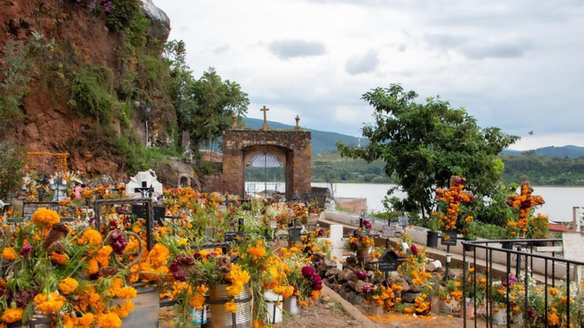 El Gobierno de Michoacán restringe el panteón de Janitzio para turistas.&nbsp;