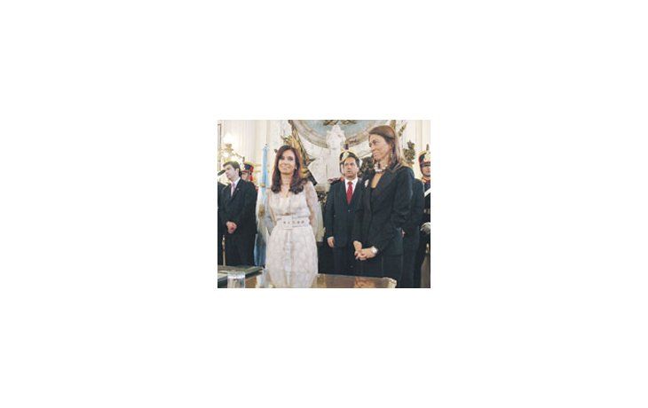 ámbito.com | Nueva ministra cambia vestuario de Cristina