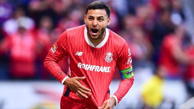 Alexis Vega se retiró lesionado en el empate de Toluca ante Pachuca y encendió las alarmas no solo en los Diablos Rojos sino en la Selección Mexicana.