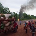 Como parte de la protesta, interrumpieron por segundo día consecutivo el traslado de hoja verde y yerba canchada. Como parte de la protesta, interrumpieron por segundo día consecutivo el traslado de hoja verde y yerba canchada.