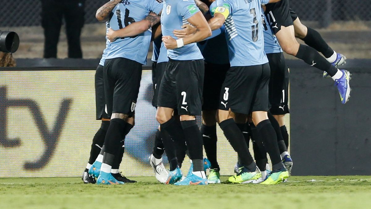 Uruguay overtook Venezuela and took a key step towards Qatar