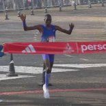 Un atleta de Kenia ganó la Maratón de Buenos Aires.