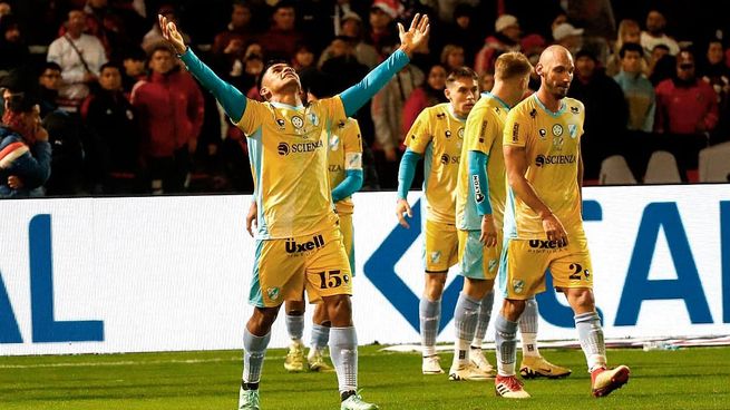 La bomba. Temperley empató en la agonía y eliminó a River en los penales.