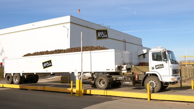 McCain tiene su planta de producción en Balcarce, provincia de Buenos Aires.