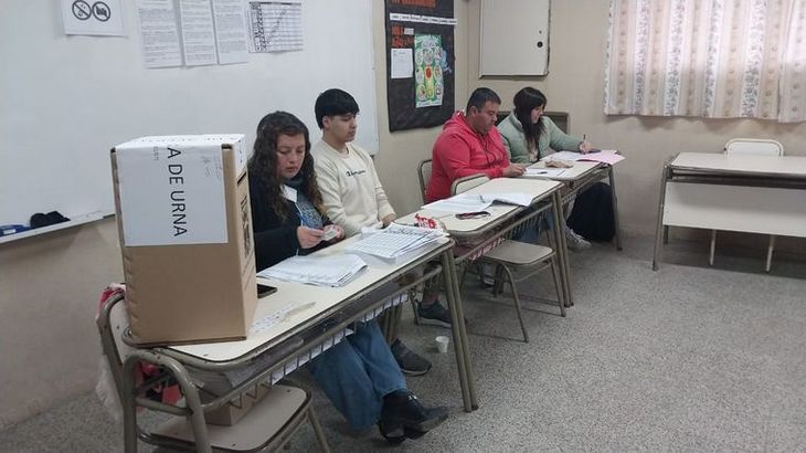 Las elecciones se desarrollan con normalidad. Gentileza: Cadena 3 Las elecciones se desarrollan con normalidad. Gentileza: Cadena 3