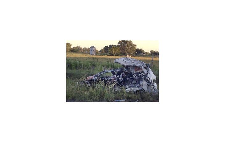 Choque entre micro y auto dejó seis muertos y heridos