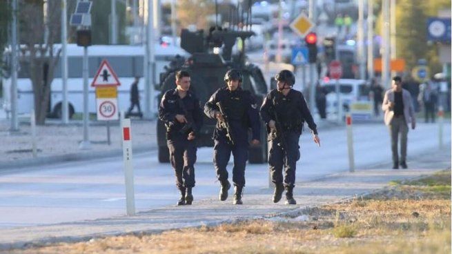 Entre los elementos incautados en las operaciones, hay armas sin licencia.