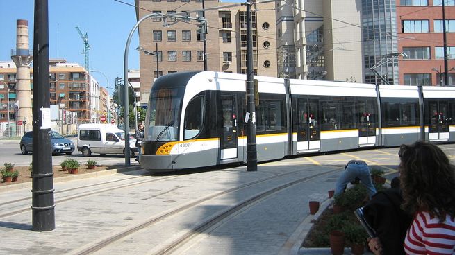 El proyecto del tren-tranvía buscará mejorar la conectividad en la capital uruguaya y la zona metropolitana.