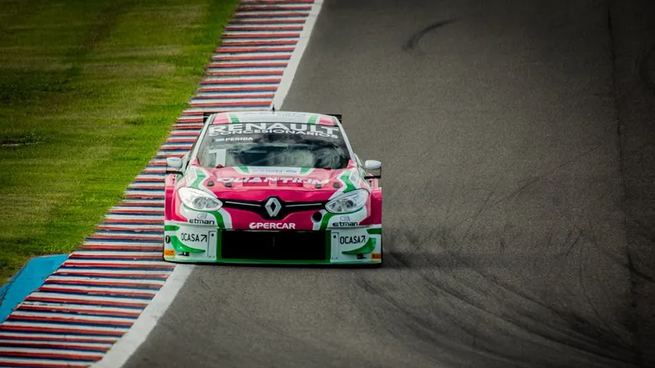 Leonel Pernía (Renault) se consagró campeón del TC 2000.