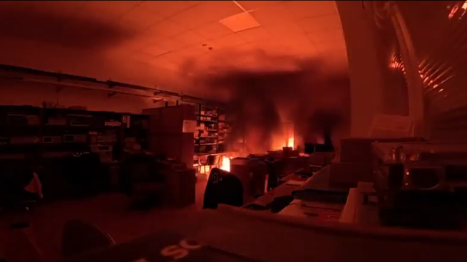 El incendio se desató en un parque industrial donde operan compañías checas y una empresa de defensa israelí.