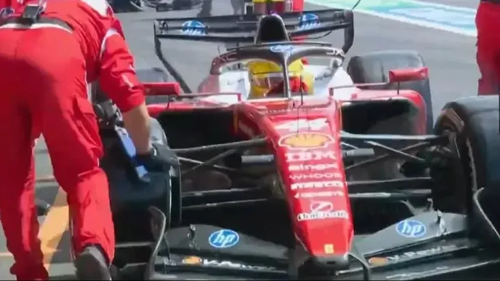 El piloto también deslizó que el error estuvo vinculado a la coordinación del equipo, aunque evitó profundizar en responsabilidades directas. El piloto también deslizó que el error estuvo vinculado a la coordinación del equipo, aunque evitó profundizar en responsabilidades directas.