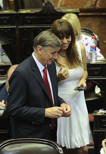 Insaurralde y Massa juraron como diputados (foto 12)