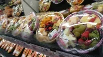 Según el informe, alrededor del 80% de estos productos químicos provienen directamente de plásticos.