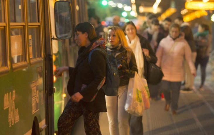 cuanto costaran colectivos, trenes y subtes a partir de enero