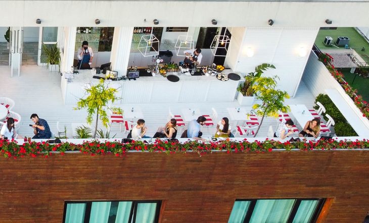 Visit Sky Bar, ubicado en Maipú 907, piso 13 Hotel Pulitzer Buenos Aires, Retiro. Visit Sky Bar, ubicado en Maipú 907, piso 13 Hotel Pulitzer Buenos Aires, Retiro.