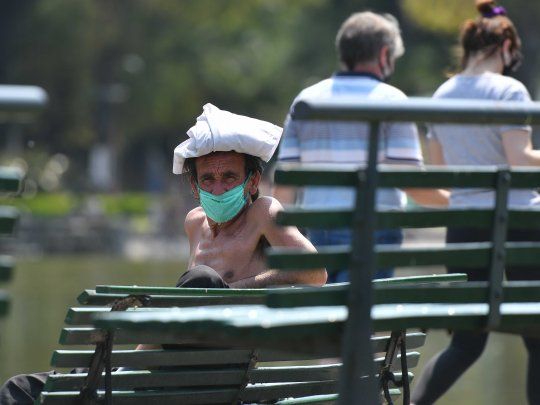 Advierten estar atentos a síntomas, ya que dengue y coronavirus pueden coexistir en verano.&nbsp;