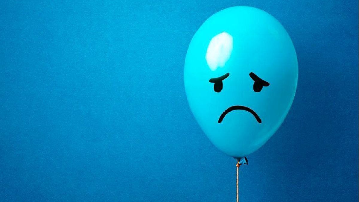 Blue dollar plummeting and below 0: Why doesn’t it stop falling and what could be its floor?