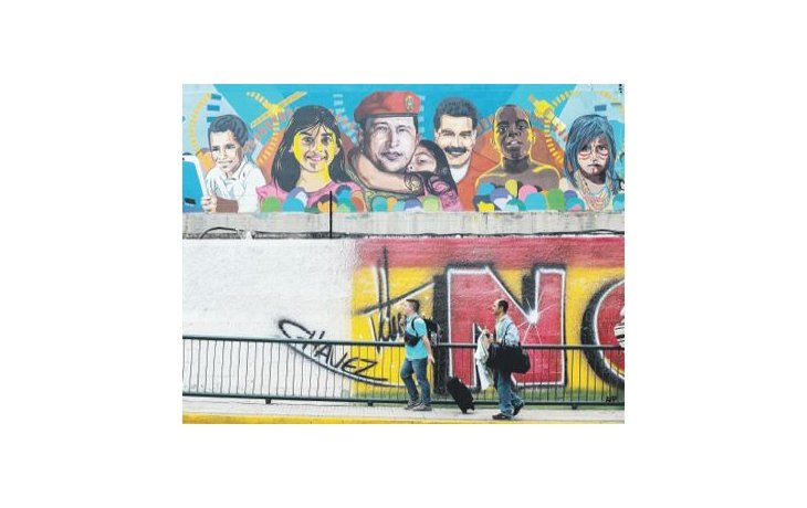 ámbito.com | El rostro de Hugo Chávez es omnipresente en las calles de Venezuela en la previa de las elecciones del domingo. ¿Alcanzará ese recurso para que el oficialismo evite in extremis la derrota que anticipan varias encuestas?