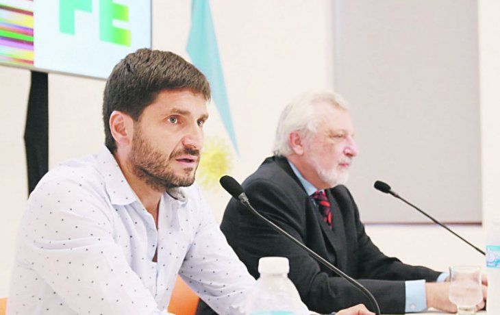 conferencia. Los ministros de Seguridad y de Justicia, Maximiliano Pullaro y Ricardo Silberstein, anunciaron ayer las presentaciones judiciales.