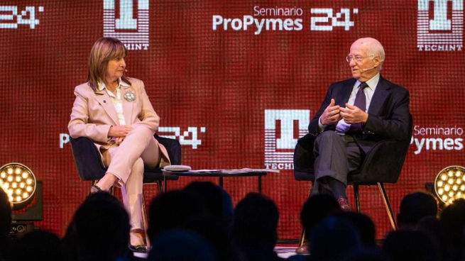 La senadora Patricia Bullrich, junto al CEO de Techint, Paolo Rocca.