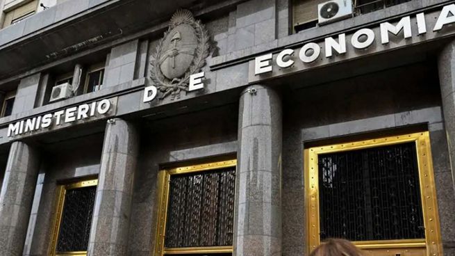El Tesoro cubrió los vencimientos de la semana y concentró la demanda en la Lecap de septiembre, mientras que consiguió estirar plazos con los nuevos duales CER/TAMAR a 2028 y 2029.