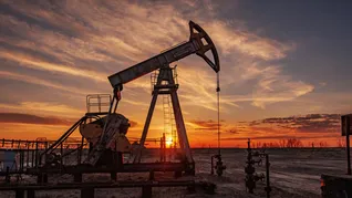 El petróleo cae entre el exceso de oferta y la incertidumbre arancelaria mundial.