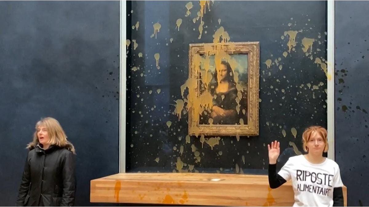 The activists who attacked La Gioconda could face economic consequences