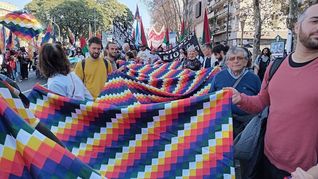 El primer malón fue en 1946 cuando unos 150 indígenas puneños realizaron una marcha a pie y a caballo hacia Buenos Aires, que se denominó Malón de la Paz. El segundo malón fue el 7 de agosto de 2006.