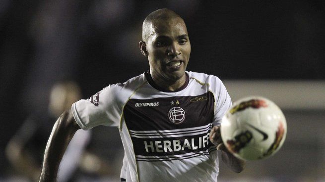 He broke it in Argentine football, suffered depression and ended up attending a toy store
