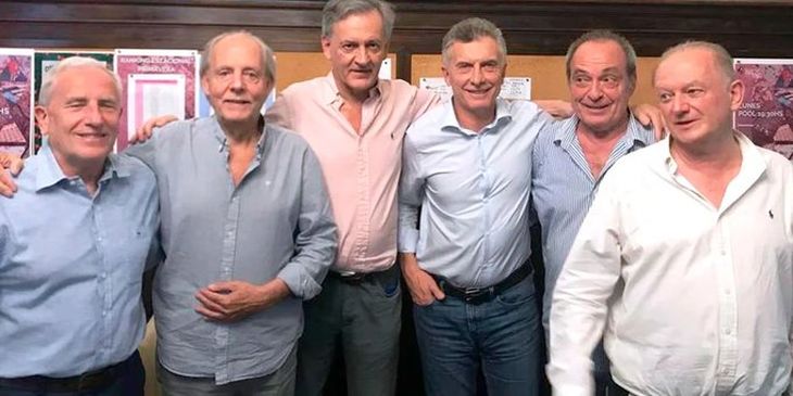 Mauricio Macri posó con su equipo de bridge