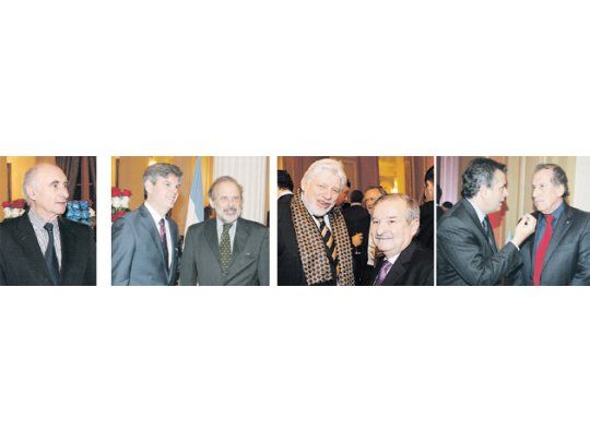 El empresario Adrián Werthein junto al titular de la DAIA, Julio Schlosser, en la reunión de la embajada. También estuvieron presentes el presidente de la Sociedad Rural, Luis Etchevehere, el banquero Jorge Brito y el exmandatario Fernando de la Rúa. El encargado de negocios de la Embajada de EE.UU., Kevin Sullivan -a cargo provisoriamente de la sede diplomática- junto a Eduardo Amadeo.