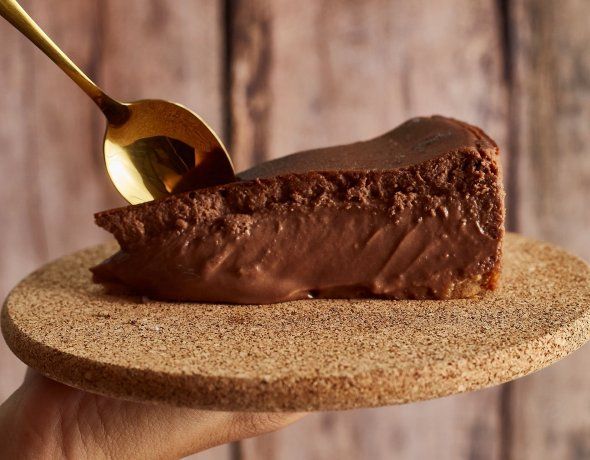 En este local se encuentra la especialidad conocida como tarta de queso. En este local se encuentra la especialidad conocida como tarta de queso.