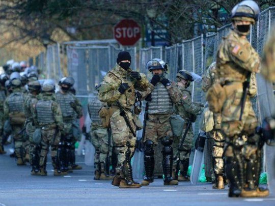 El fuerte despliegue tiene lugar luego del asalto al Capitolio ocurrido a principios de enero por parte de manifestantes proTrump.&nbsp;