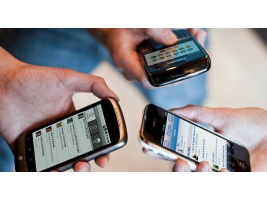 En marzo y abril aumentan los precios de planes de telefonía móvil y fija
