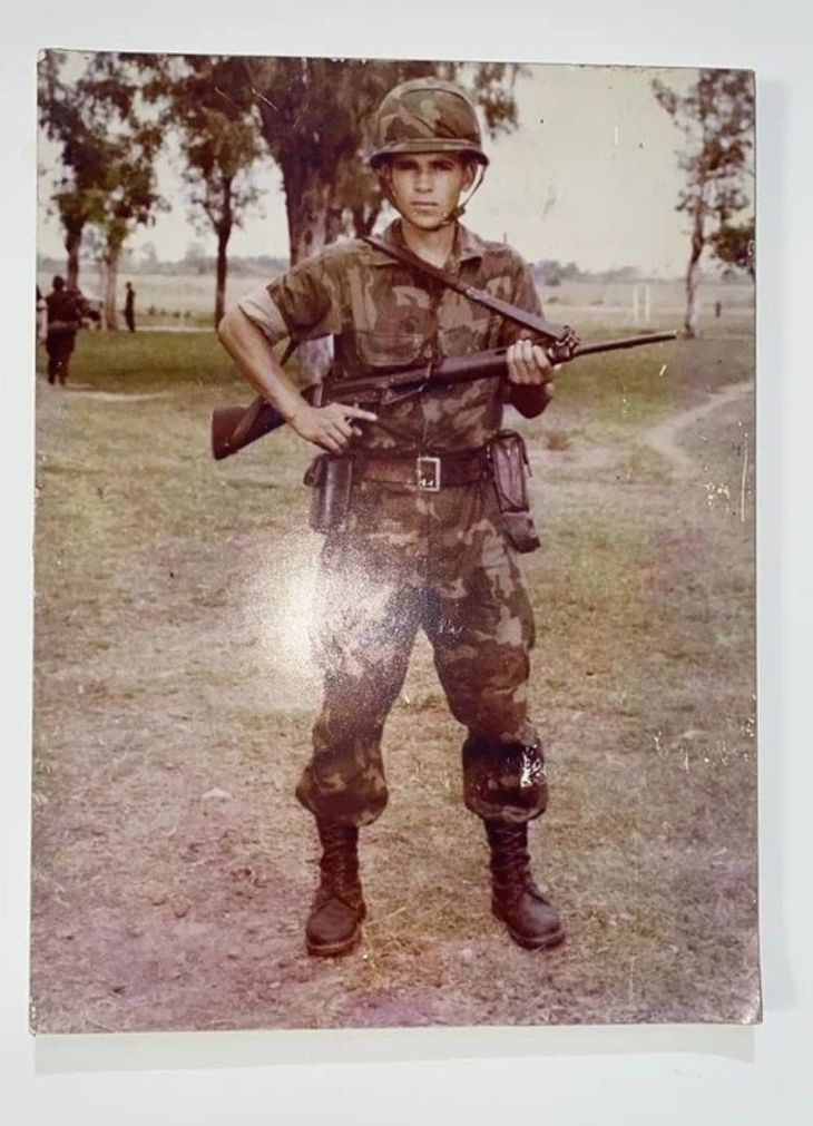 Aldo Leiva, clase 1963, combatió como soldado del Regimiento de Infantería IV en Monte Caseros. Aldo Leiva, clase 1963, combatió como soldado del Regimiento de Infantería IV en Monte Caseros.