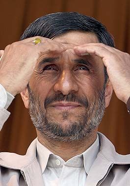 El presidente iraní asistió a la prueba del misil.