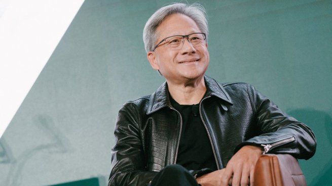 GeForce 256, su chip gráfico con GPU, es utilizado por gigantes tecnológicos como Google, Amazon y Tesla. 