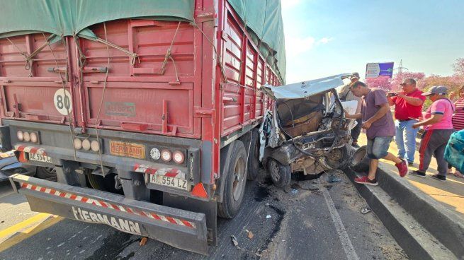 El accidente se produjo en el puente que une Corrientes y Chaco.